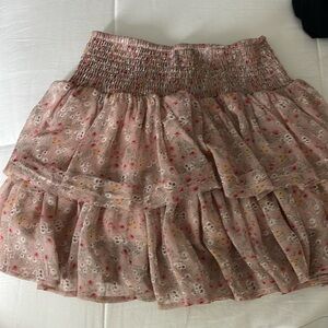 Selling flower mini skirt size Small